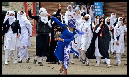 Stone pelting girls- Kashmir